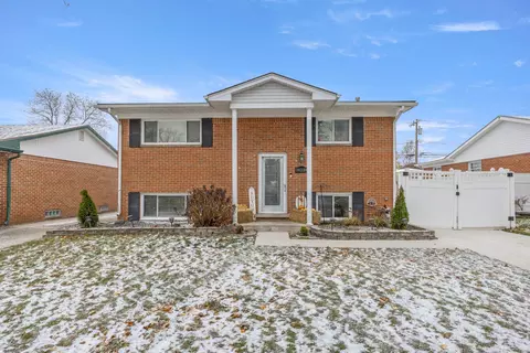 14234 Stoeflet St, Gibraltar, MI 48173