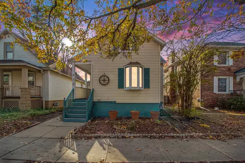 435 Chestnut St, Wyandotte, MI 48192