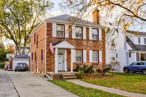 26375 Humber St, Huntington Woods, MI 48070