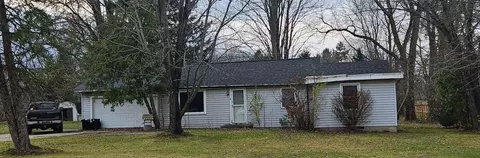 12225 N Linden Rd, Vienna, MI 48420