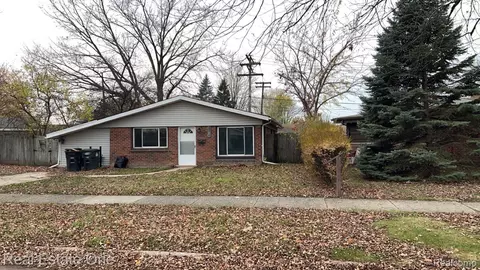 9126 Stevens St, Taylor, MI 48180
