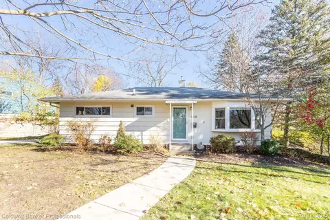 1208 Westport Rd, Ann Arbor, MI 48103