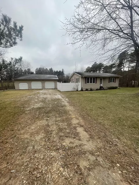 4908 Mertz Rd, Fremont, MI 48744