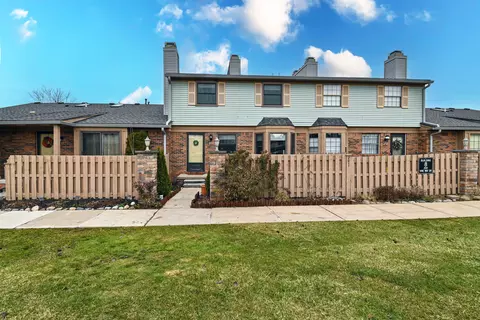 2011 Vine Way Dr #66, Canton, MI 48188