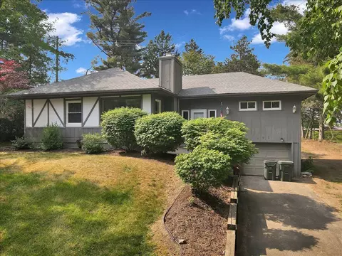 892 Heights Rd, Orion, MI 48362