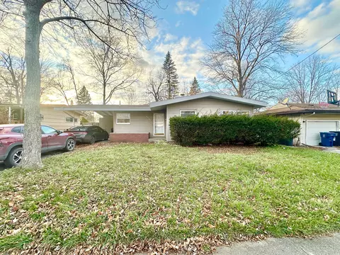 1930 Wood Ln, Flint, MI 48503