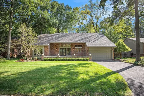 32864 Outland Trl, Bingham Farms, MI 48025