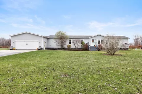 9255 Lambs Rd, Wales, MI 48027