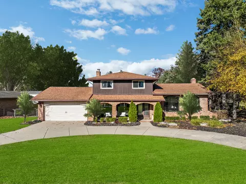 16507 17 Mile Rd, Clinton Township, MI 48038