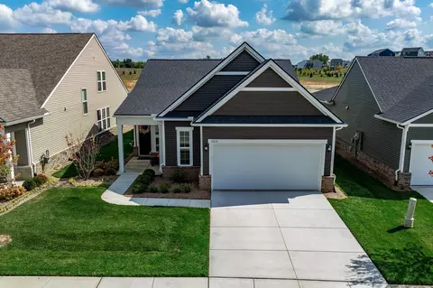 4226 Dogwood Dr, Milford, MI 48381