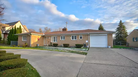 2217 Miller Rd, Flint, MI 48503