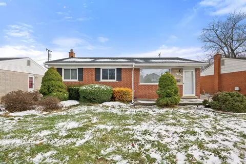 6416 Dillon St, Garden City, MI 48135
