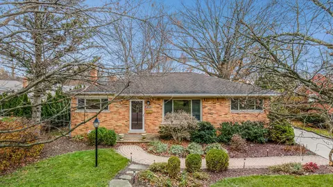 16925 Marguerite St, Beverly Hills, MI 48025