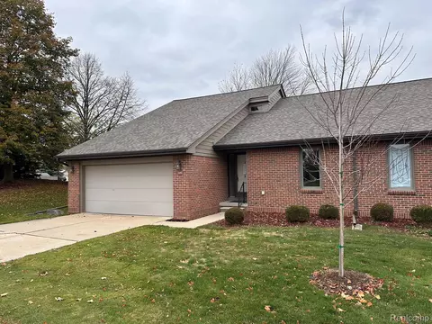 59 N Meadows Dr E 263 Building Dr E #1, Macomb, MI 48044