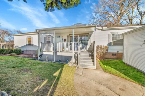 1842 Elizabeth Ter, Madison Heights, MI 48071