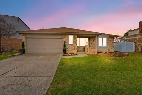 1361 Revere Dr, Troy, MI 48083