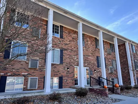 505 W Highland Rd #C10, Howell, MI 48843