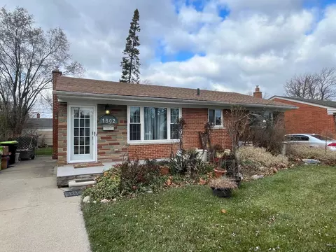 1802 Chaucer Ave, Madison Heights, MI 48071