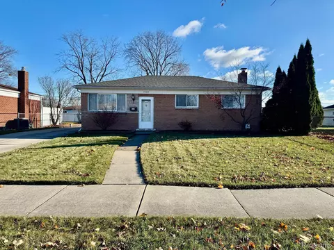 32408 Dowland Dr, Warren, MI 48092
