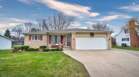 325 Primrose Ln, Flushing, MI 48433