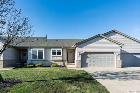 53307 Pineridge Dr, Chesterfield, MI 48051