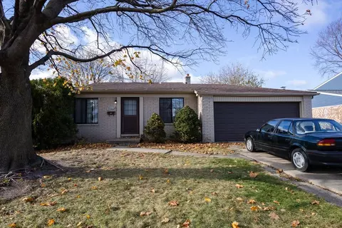 36405 Bagdad Dr, Sterling Heights, MI 48312