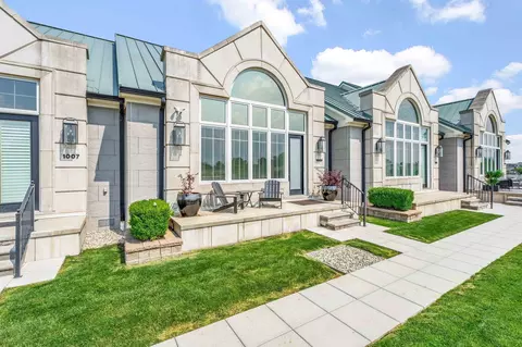 1009 S Washington Ave, Royal Oak, MI 48067