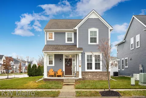 2401 Massoit Rd, Royal Oak, MI 48073