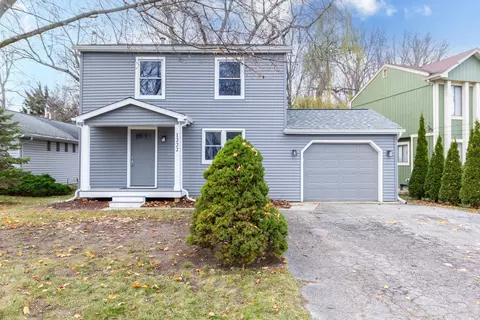1222 Bangor Rd, Waterford, MI 48328