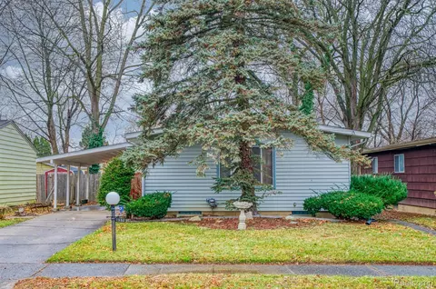 1930 Whittlesey St, Flint, MI 48503