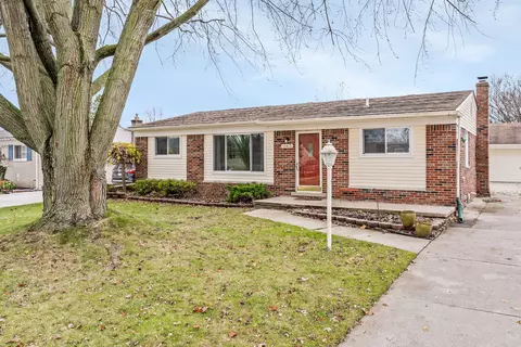 50463 Anders St, Chesterfield, MI 48047