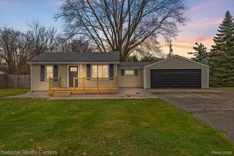 1320 E Long Lake Rd, Troy, MI 48085