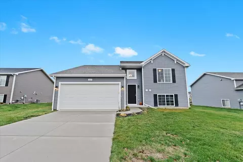 3103 Ivy Wood Cir, Howell, MI 48855