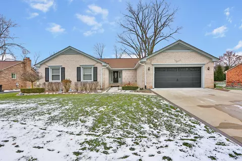 1837 Fairford Dr, Bloomfield Hills, MI 48304