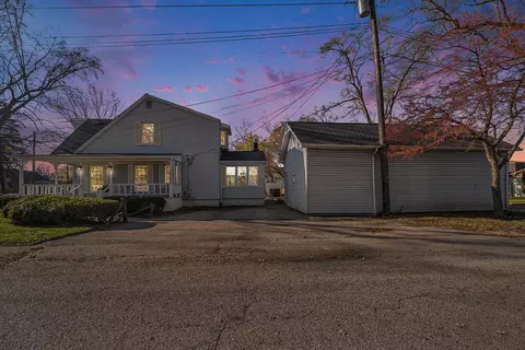 7000 Williams Lake Rd, Waterford, MI 48329