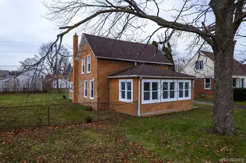 2614 Willow St, Dearborn, MI 48124
