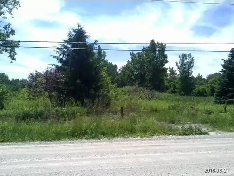 3305 Carrigan Rd, Fort Gratiot, MI 48059