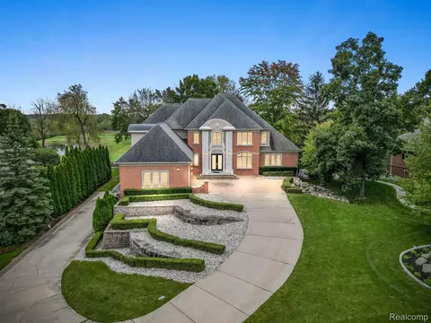 5003 Rockaway Ln, Independence, MI 48348