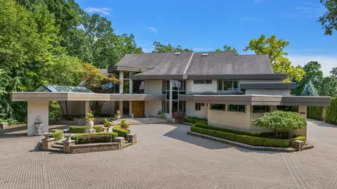 1555 Lone Pine Rd, Bloomfield Township, MI 48302