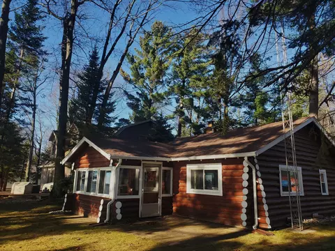 6591 E Houghton Lake Dr, Markey, MI 48629