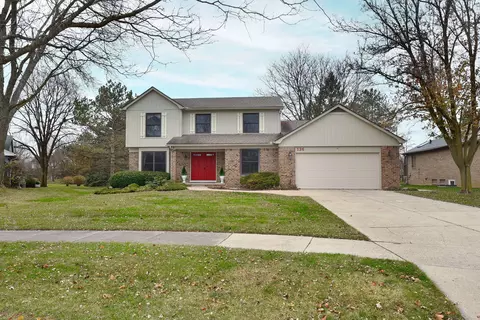 136 Eckford Dr, Troy, MI 48085