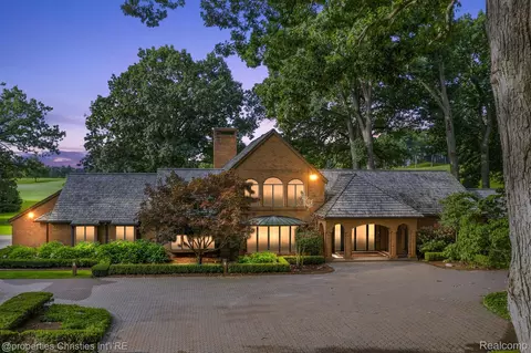 1895 Rathmor Rd, Bloomfield Hills, MI 48304