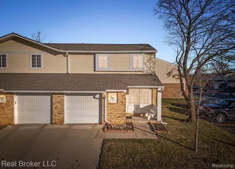 729 Cape Cod, South Lyon, MI 48178