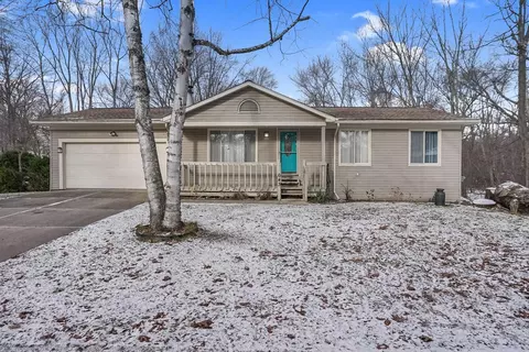 643 Cranbourne, Commerce, MI 48382