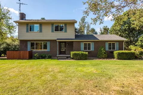 10525 Leeke Rd, Lyndon, MI 48118