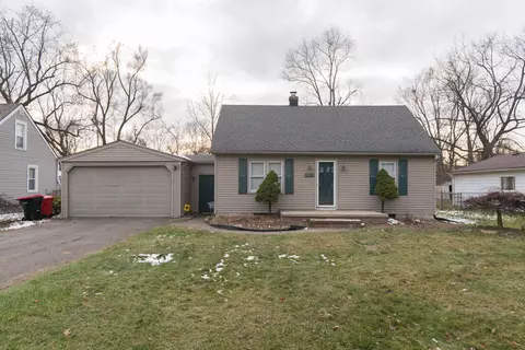 22147 Poinciana St, Southfield, MI 48033