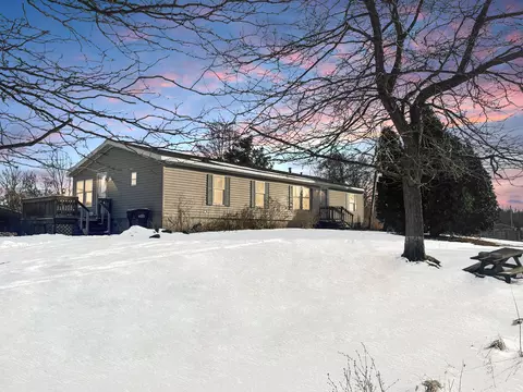 10040 Nichols Rd, Montrose, MI 48457