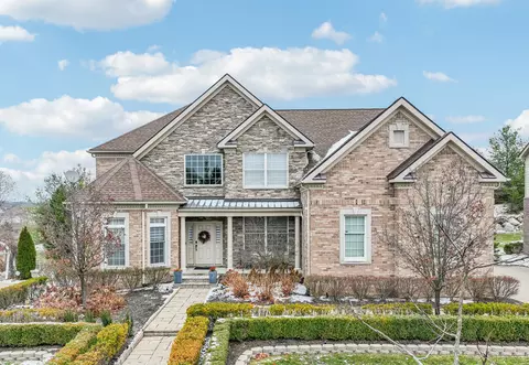 50480 Langley Dr, Novi, MI 48374