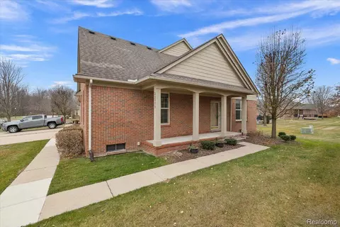 22559 Manistee River Dr, Macomb, MI 48042