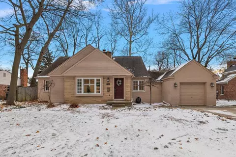 1756 Yorkshire Rd, Birmingham, MI 48009